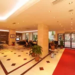 Hotel Mara Palaca 3*