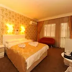 Hotel Mara Palaca 3*