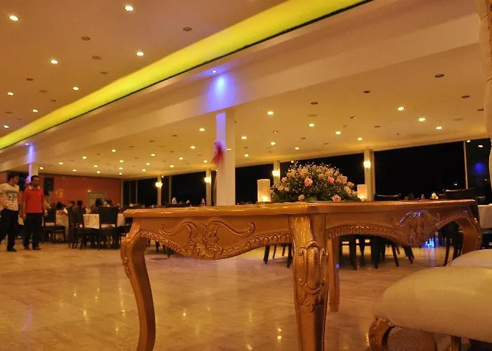 Mara Palaca フェティエ